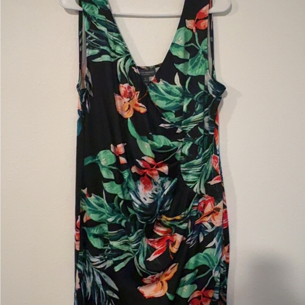 BOLD elements Green and Orange Sheath Dress V-neck Resort Wear